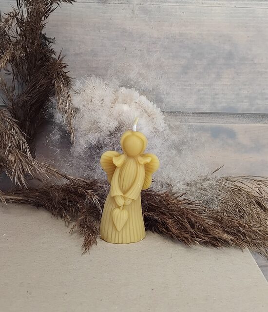 Bišu vaska svece KAUTRĪGAIS EŅĢELIS